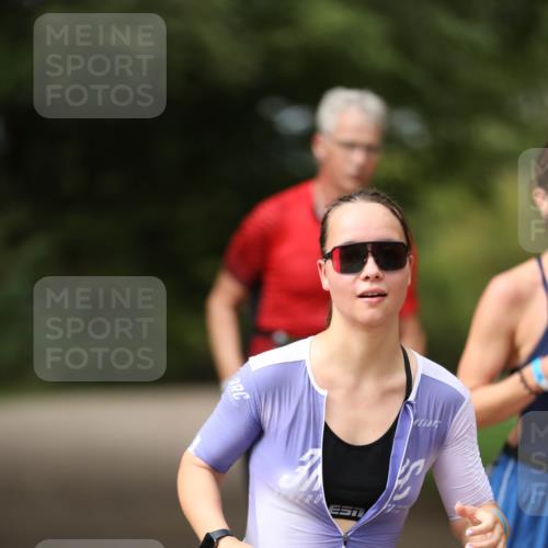 30.08.2026 - Elbe Triathlon Hamburg Antke Förster http://msf.ph/oto/10102718 30.08.2026 11:29:15 Laufen 803 meine-sportfotos.de