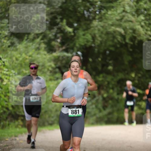 30.08.2026 - Elbe Triathlon Hamburg Antke Förster http://msf.ph/oto/10102720 30.08.2026 11:29:16 Laufen 1067, 881 meine-sportfotos.de