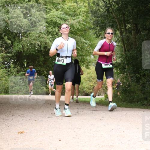 30.08.2026 - Elbe Triathlon Hamburg Antke Förster http://msf.ph/oto/10102725 30.08.2026 11:33:23 Laufen 893, 961 meine-sportfotos.de