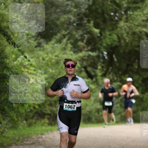 30.08.2026 - Elbe Triathlon Hamburg Antke Förster http://msf.ph/oto/10102726 30.08.2026 11:29:18 Laufen 1062 meine-sportfotos.de