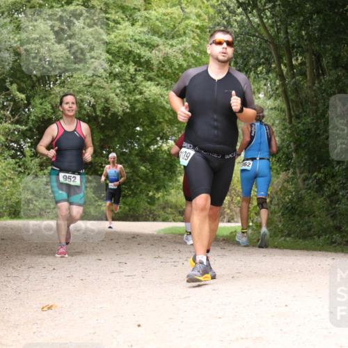 30.08.2026 - Elbe Triathlon Hamburg Antke Förster http://msf.ph/oto/10102731 30.08.2026 11:33:41 Laufen 952, 139, 362 meine-sportfotos.de