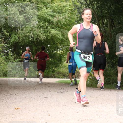 30.08.2026 - Elbe Triathlon Hamburg Antke Förster http://msf.ph/oto/10102735 30.08.2026 11:33:43 Laufen 1435, 1362, 952 meine-sportfotos.de