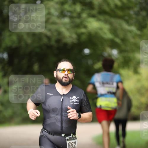 30.08.2026 - Elbe Triathlon Hamburg Antke Förster http://msf.ph/oto/10102746 30.08.2026 11:29:30 Laufen 662 meine-sportfotos.de
