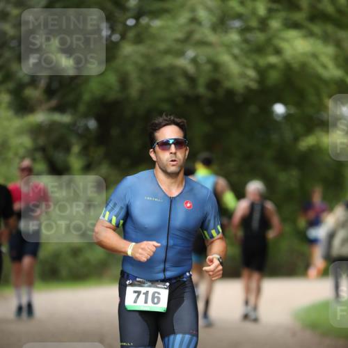 30.08.2026 - Elbe Triathlon Hamburg Antke Förster http://msf.ph/oto/10102756 30.08.2026 11:29:41 Laufen 716 meine-sportfotos.de
