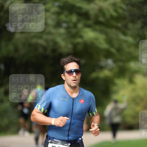 30.08.2026 - Elbe Triathlon Hamburg Antke Förster http://msf.ph/oto/10102758 30.08.2026 11:29:42 Laufen 716 meine-sportfotos.de
