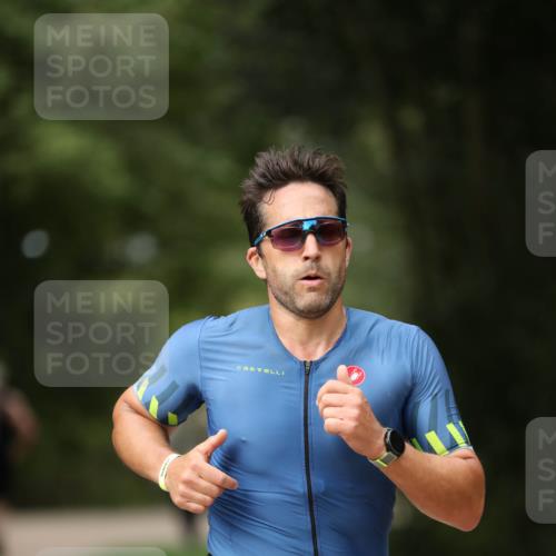 30.08.2026 - Elbe Triathlon Hamburg Antke Förster http://msf.ph/oto/10102762 30.08.2026 11:29:43 Laufen 3, 716 meine-sportfotos.de