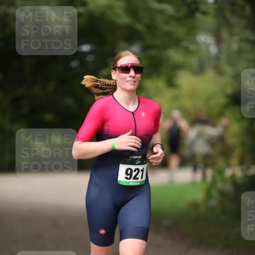 30.08.2026 - Elbe Triathlon Hamburg Antke Förster http://msf.ph/oto/10102772 30.08.2026 11:29:48 Laufen 921 meine-sportfotos.de