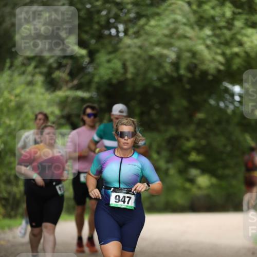 30.08.2026 - Elbe Triathlon Hamburg Antke Förster http://msf.ph/oto/10102798 30.08.2026 11:30:03 Laufen 947 meine-sportfotos.de