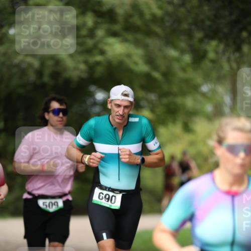 30.08.2026 - Elbe Triathlon Hamburg Antke Förster http://msf.ph/oto/10102806 30.08.2026 11:30:06 Laufen 509, 690, 947 meine-sportfotos.de