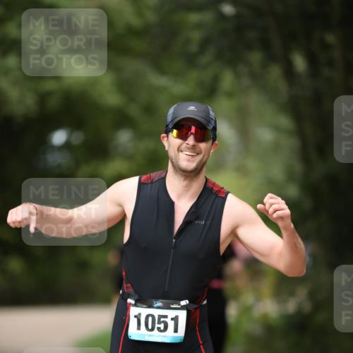 30.08.2026 - Elbe Triathlon Hamburg Antke Förster http://msf.ph/oto/10102820 30.08.2026 11:30:19 Laufen 1051 meine-sportfotos.de