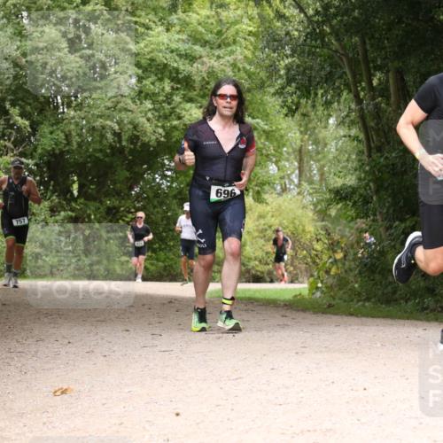 30.08.2026 - Elbe Triathlon Hamburg Antke Förster http://msf.ph/oto/10102829 30.08.2026 11:34:52 Laufen 757, 696 meine-sportfotos.de