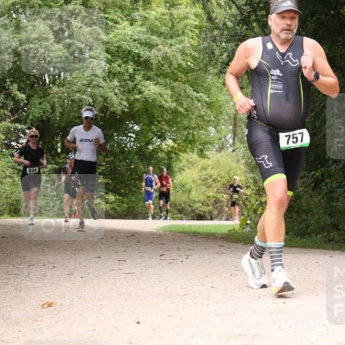 30.08.2026 - Elbe Triathlon Hamburg Antke Förster http://msf.ph/oto/10102843 30.08.2026 11:34:58 Laufen 824, 2, 757 meine-sportfotos.de