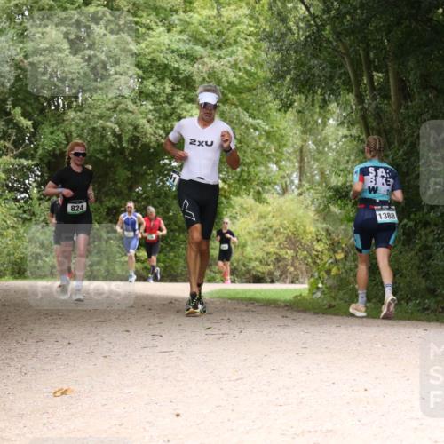 30.08.2026 - Elbe Triathlon Hamburg Antke Förster http://msf.ph/oto/10102847 30.08.2026 11:35:00 Laufen 824, 2, 1388 meine-sportfotos.de