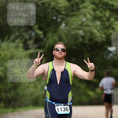 30.08.2026 - Elbe Triathlon Hamburg Antke Förster http://msf.ph/oto/10102848 30.08.2026 11:30:40 Laufen 1136 meine-sportfotos.de