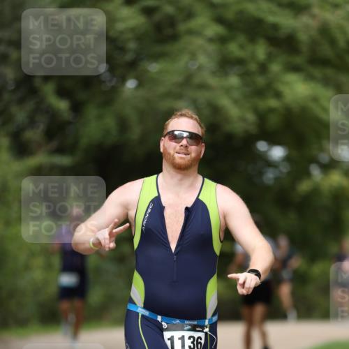 30.08.2026 - Elbe Triathlon Hamburg Antke Förster http://msf.ph/oto/10102850 30.08.2026 11:30:40 Laufen 1136 meine-sportfotos.de
