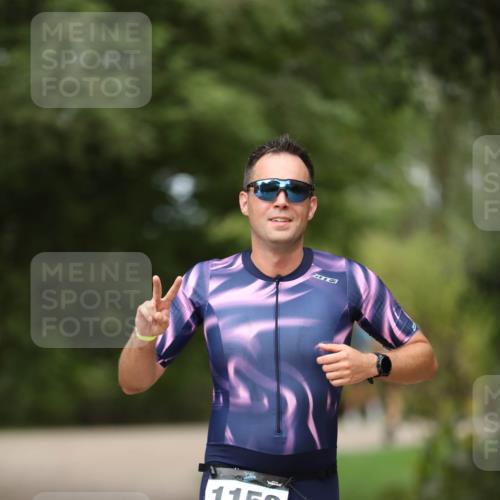 30.08.2026 - Elbe Triathlon Hamburg Antke Förster http://msf.ph/oto/10102854 30.08.2026 11:30:48 Laufen 3, 1159 meine-sportfotos.de