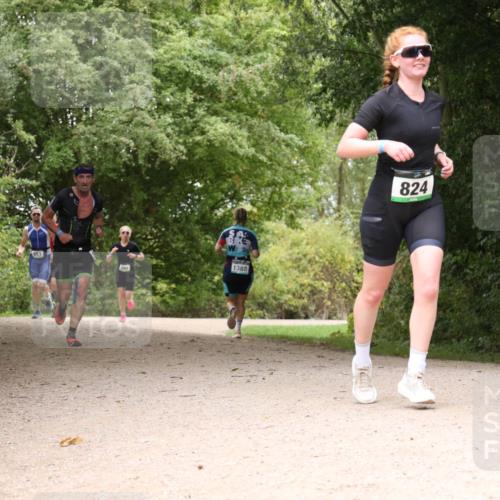 30.08.2026 - Elbe Triathlon Hamburg Antke Förster http://msf.ph/oto/10102857 30.08.2026 11:35:04 Laufen 653, 1388, 824 meine-sportfotos.de