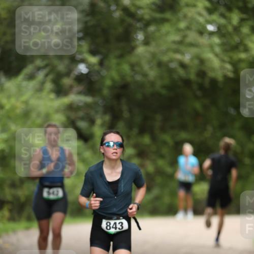 30.08.2026 - Elbe Triathlon Hamburg Antke Förster http://msf.ph/oto/10102858 30.08.2026 11:30:53 Laufen 943, 843 meine-sportfotos.de