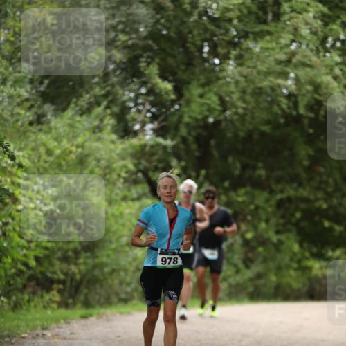 30.08.2026 - Elbe Triathlon Hamburg Antke Förster http://msf.ph/oto/10102866 30.08.2026 11:31:03 Laufen 978 meine-sportfotos.de
