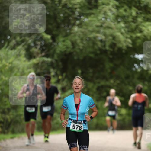 30.08.2026 - Elbe Triathlon Hamburg Antke Förster http://msf.ph/oto/10102868 30.08.2026 11:31:05 Laufen 978 meine-sportfotos.de