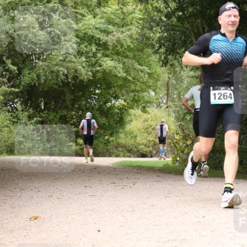 30.08.2026 - Elbe Triathlon Hamburg Antke Förster http://msf.ph/oto/10102883 30.08.2026 11:35:23 Laufen 1264 meine-sportfotos.de