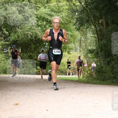 30.08.2026 - Elbe Triathlon Hamburg Antke Förster http://msf.ph/oto/10102895 30.08.2026 11:35:38 Laufen 1298 meine-sportfotos.de
