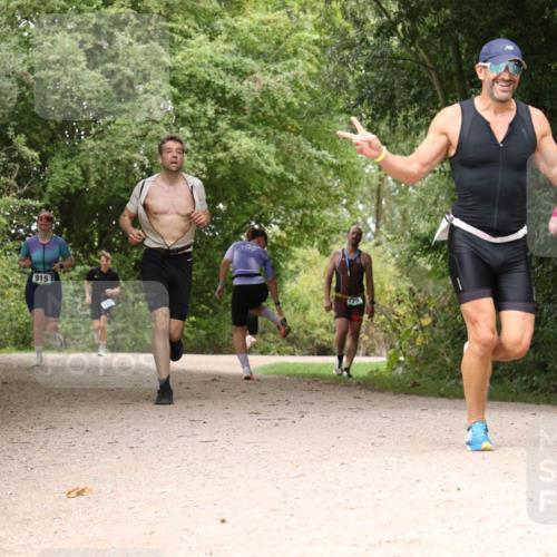 30.08.2026 - Elbe Triathlon Hamburg Antke Förster http://msf.ph/oto/10102905 30.08.2026 11:35:43 Laufen 915 meine-sportfotos.de