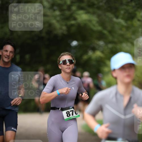 30.08.2026 - Elbe Triathlon Hamburg Antke Förster http://msf.ph/oto/10102906 30.08.2026 11:31:26 Laufen 870, 863 meine-sportfotos.de