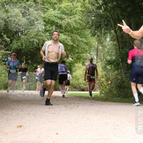 30.08.2026 - Elbe Triathlon Hamburg Antke Förster http://msf.ph/oto/10102907 30.08.2026 11:35:44 Laufen 915 meine-sportfotos.de