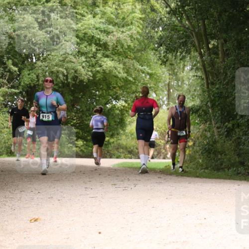30.08.2026 - Elbe Triathlon Hamburg Antke Förster http://msf.ph/oto/10102913 30.08.2026 11:35:46 Laufen 1374, 915, 725 meine-sportfotos.de