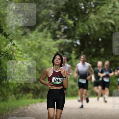 30.08.2026 - Elbe Triathlon Hamburg Antke Förster http://msf.ph/oto/10102958 30.08.2026 11:32:18 Laufen 840 meine-sportfotos.de