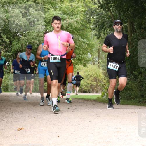 30.08.2026 - Elbe Triathlon Hamburg Antke Förster http://msf.ph/oto/10102959 30.08.2026 11:36:12 Laufen 1226, 54, 121, 1064, 1162 meine-sportfotos.de