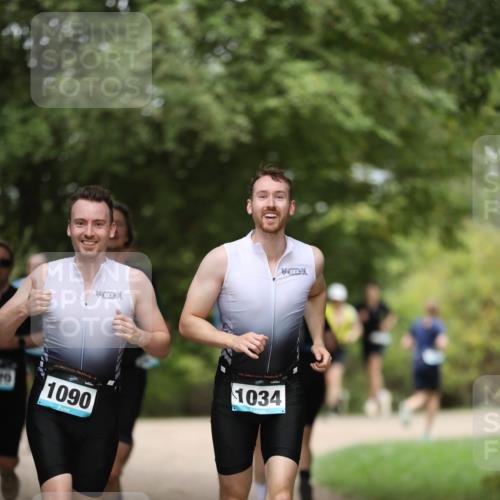30.08.2026 - Elbe Triathlon Hamburg Antke Förster http://msf.ph/oto/10102964 30.08.2026 11:32:23 Laufen 1090, 1034 meine-sportfotos.de
