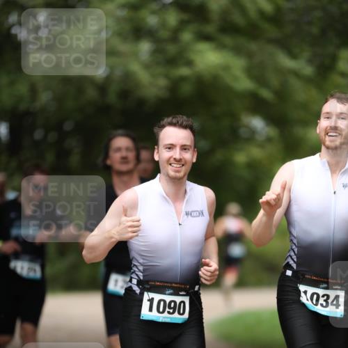 30.08.2026 - Elbe Triathlon Hamburg Antke Förster http://msf.ph/oto/10102968 30.08.2026 11:32:24 Laufen 1034, 1090 meine-sportfotos.de