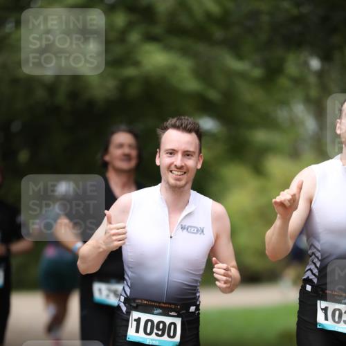 30.08.2026 - Elbe Triathlon Hamburg Antke Förster http://msf.ph/oto/10102970 30.08.2026 11:32:24 Laufen 1090, 103 meine-sportfotos.de