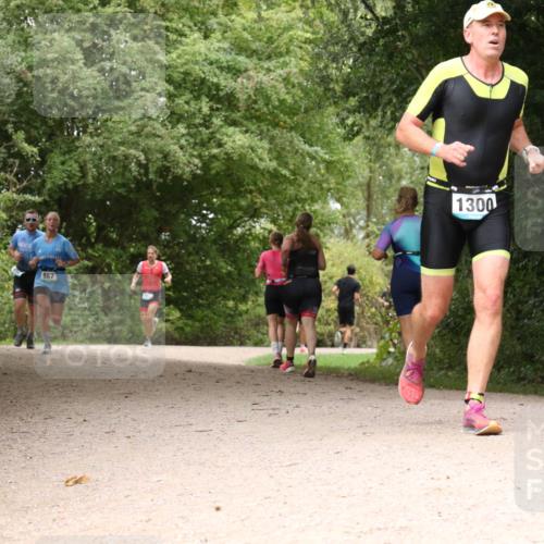 30.08.2026 - Elbe Triathlon Hamburg Antke Förster http://msf.ph/oto/10102973 30.08.2026 11:36:19 Laufen 867, 1300 meine-sportfotos.de