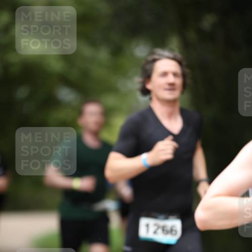 30.08.2026 - Elbe Triathlon Hamburg Antke Förster http://msf.ph/oto/10102974 30.08.2026 11:32:25 Laufen 1266 meine-sportfotos.de