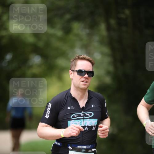 30.08.2026 - Elbe Triathlon Hamburg Antke Förster http://msf.ph/oto/10102980 30.08.2026 11:32:27 Laufen 1129 meine-sportfotos.de
