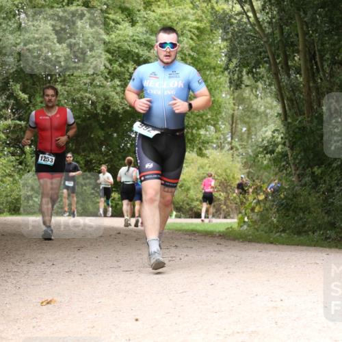 30.08.2026 - Elbe Triathlon Hamburg Antke Förster http://msf.ph/oto/10102985 30.08.2026 11:36:26 Laufen 932, 1253 meine-sportfotos.de