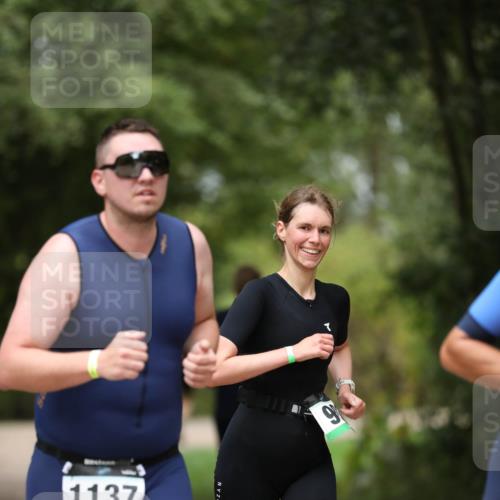 30.08.2026 - Elbe Triathlon Hamburg Antke Förster http://msf.ph/oto/10102990 30.08.2026 11:32:31 Laufen 1137 meine-sportfotos.de
