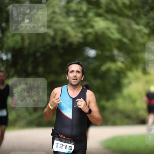 30.08.2026 - Elbe Triathlon Hamburg Antke Förster http://msf.ph/oto/10102996 30.08.2026 11:32:52 Laufen 1213 meine-sportfotos.de