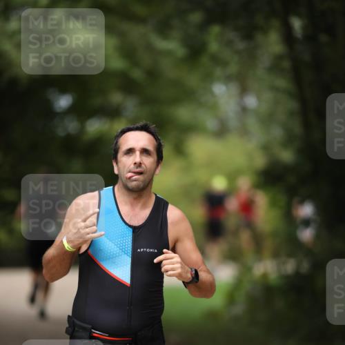 30.08.2026 - Elbe Triathlon Hamburg Antke Förster http://msf.ph/oto/10102998 30.08.2026 11:32:53 Laufen 1213 meine-sportfotos.de