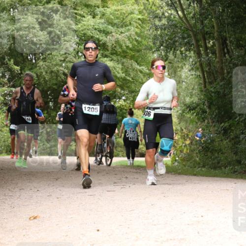 30.08.2026 - Elbe Triathlon Hamburg Antke Förster http://msf.ph/oto/10103003 30.08.2026 11:36:37 Laufen 1256, 46, 1205, 936 meine-sportfotos.de