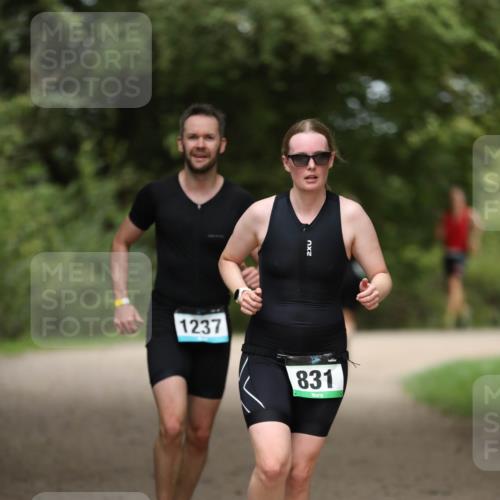 30.08.2026 - Elbe Triathlon Hamburg Antke Förster http://msf.ph/oto/10103004 30.08.2026 11:32:55 Laufen 1237, 831, 2 meine-sportfotos.de