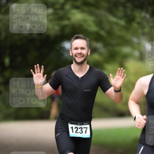30.08.2026 - Elbe Triathlon Hamburg Antke Förster http://msf.ph/oto/10103008 30.08.2026 11:32:57 Laufen 1237 meine-sportfotos.de