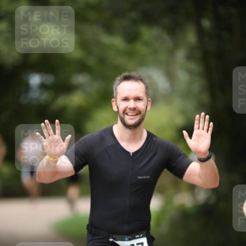 30.08.2026 - Elbe Triathlon Hamburg Antke Förster http://msf.ph/oto/10103010 30.08.2026 11:32:57 Laufen 37 meine-sportfotos.de