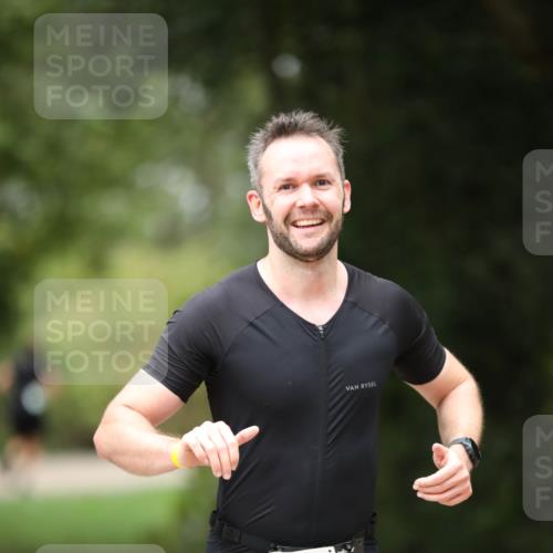 30.08.2026 - Elbe Triathlon Hamburg Antke Förster http://msf.ph/oto/10103012 30.08.2026 11:32:58 Laufen  meine-sportfotos.de