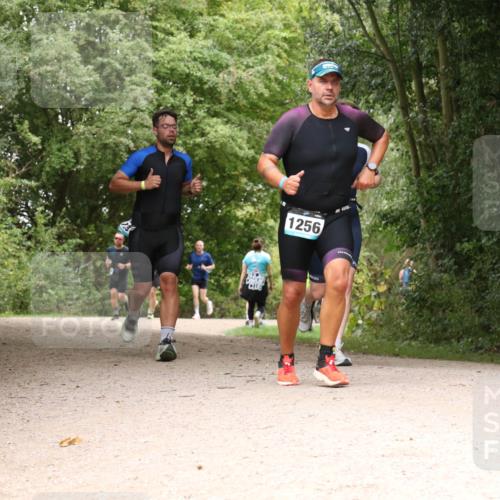 30.08.2026 - Elbe Triathlon Hamburg Antke Förster http://msf.ph/oto/10103016 30.08.2026 11:36:43 Laufen 1256 meine-sportfotos.de