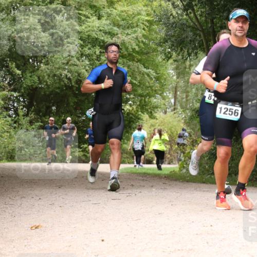 30.08.2026 - Elbe Triathlon Hamburg Antke Förster http://msf.ph/oto/10103017 30.08.2026 11:36:43 Laufen 8, 1256 meine-sportfotos.de