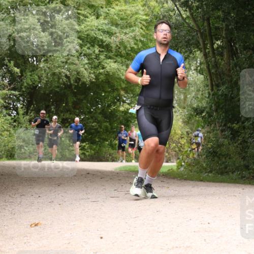 30.08.2026 - Elbe Triathlon Hamburg Antke Förster http://msf.ph/oto/10103019 30.08.2026 11:36:44 Laufen 877 meine-sportfotos.de